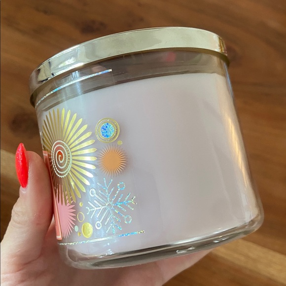 Bath & Body Works Champagne Toast scented candle cozy home vibe gold celebration - Picture 6 of 16